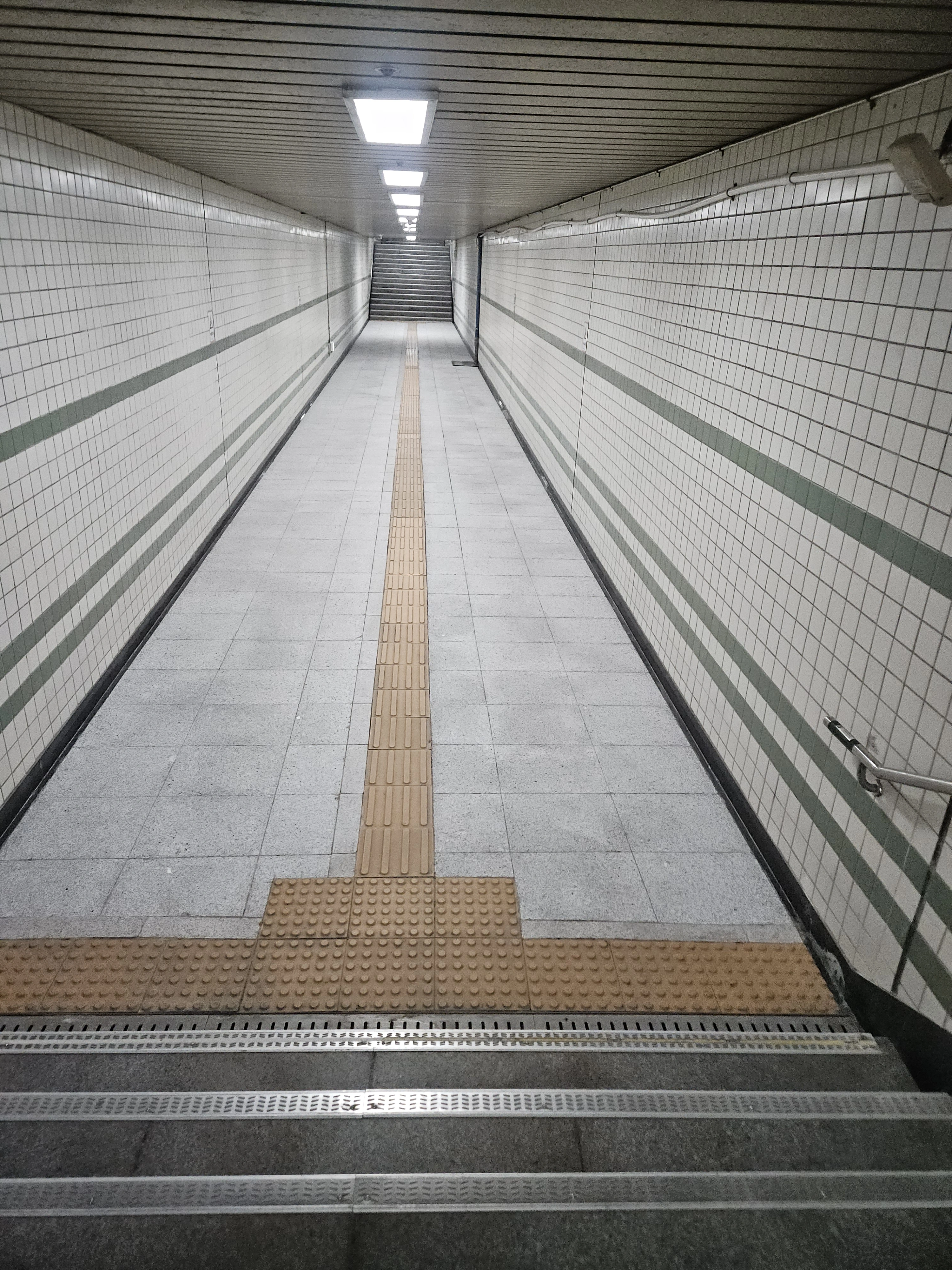 강남 대리석계단미끄럼방지 시공 사례